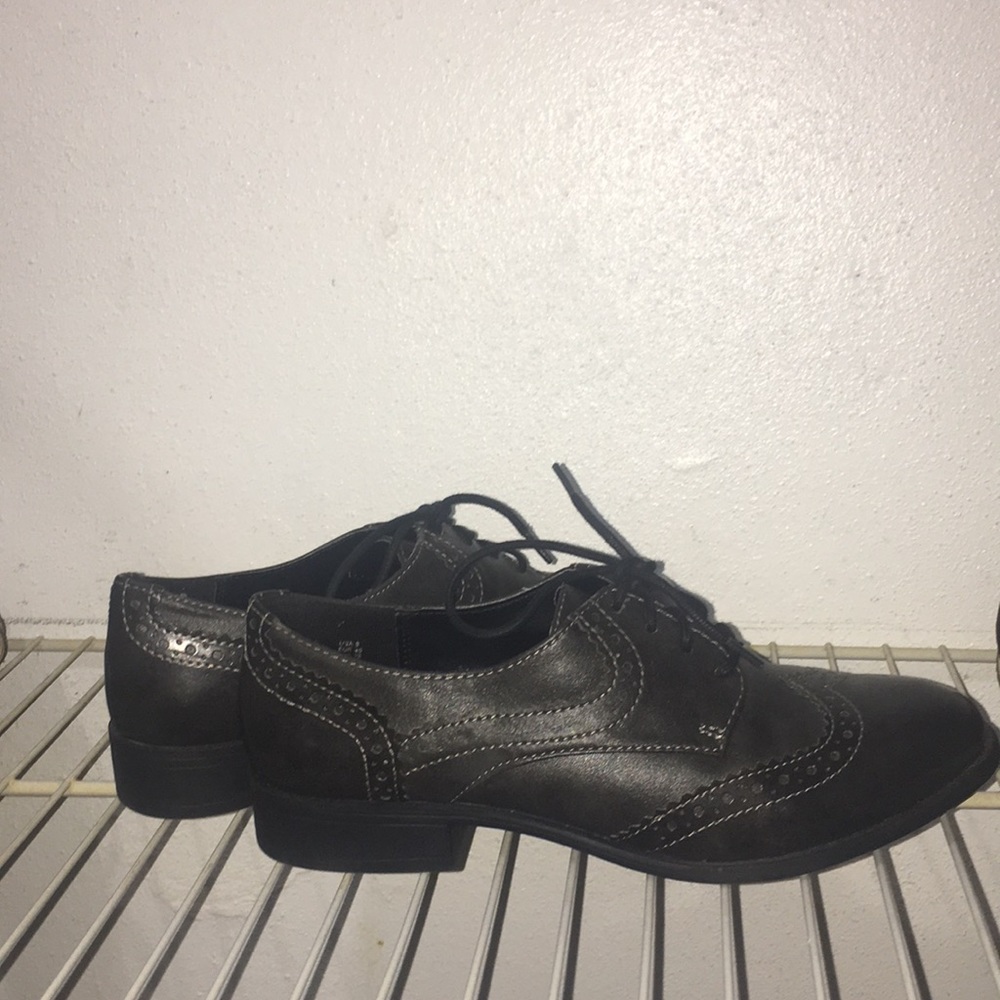 Black Shoe